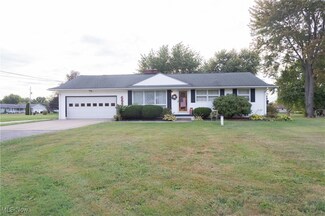 6989 Rolling Ridge Rd NE, Canton, OH 44721