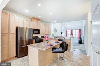 128 E General Grey Ct, Newark, DE 19702