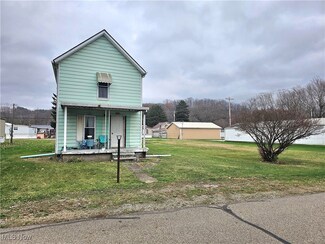 2660 S Lawn Ave, Coshocton, OH 43812