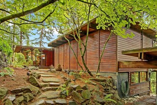 16614 32nd Ave NE, Lake Forest Park, WA 98155