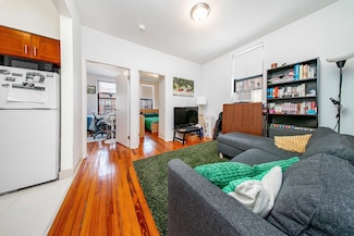 31-12 36th St Unit 2R, Long Island City, NY 11106