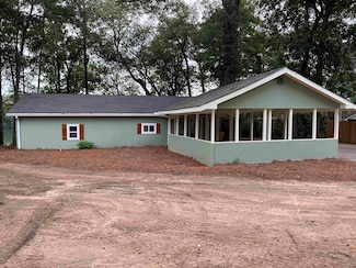 896 S Lake Dr, East Dublin, GA 31027