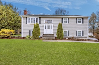 3 Betsy Dr, Bristol, RI 02809