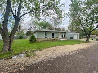 203 E Whipp Ave, Bartonville, IL 61607