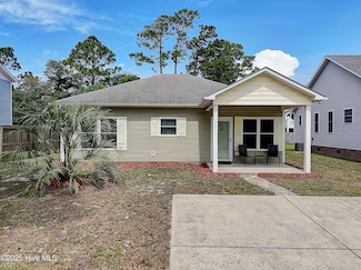 221 NE 64th St, Oak Island, NC 28465