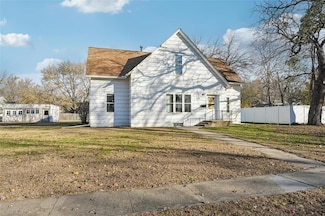 710 E Salem Ave, Indianola, IA 50125