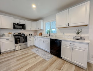 7437 Sylmar Ln Unit 178, Sacramento, CA 95842