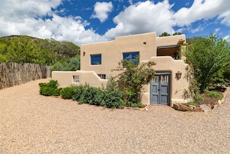 3881 Old Santa fe Trail, Santa Fe, NM 87505
