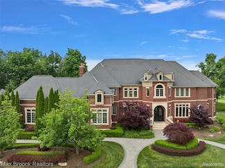 7428 Foxburg Ct, Clarkston, MI 48348