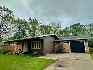 546 6th St S, Greenbush, MN 56726