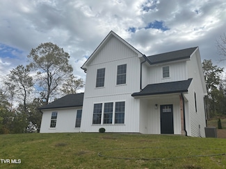 104 Daniel Ln, Elizabethton, TN 37643