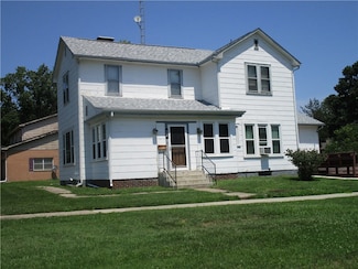 506 W 5th St, Pana, IL 62557