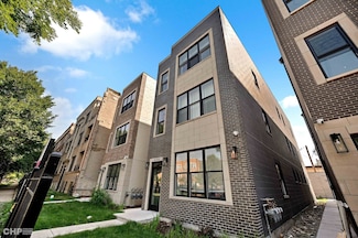 4105 S Prairie Ave Unit 1, Chicago, IL 60653