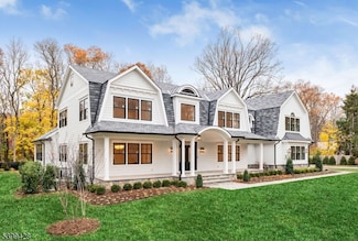 46 Locust Ln, Upper Saddle River, NJ 07458