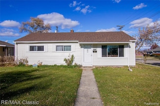 15251 Wildwood St, Roseville, MI 48066