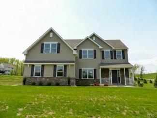 121 Country Chase Dr Unit 18, Wind Gap, PA 18091
