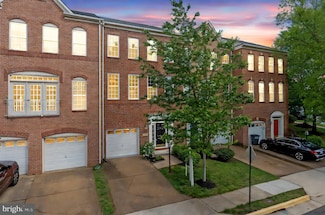 13604 Red Squirrel Way, Herndon, VA 20171