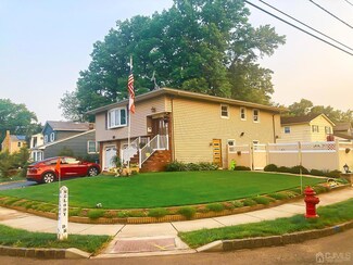 13 Rainbow Dr, Colonia, NJ 07067