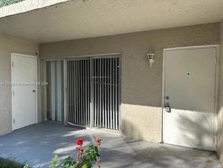 15665 SW 82nd Cir Ln Unit 415, Miami, FL 33193