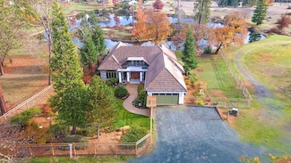 903 Nicklaus Point Ln, Grants Pass, OR 97526