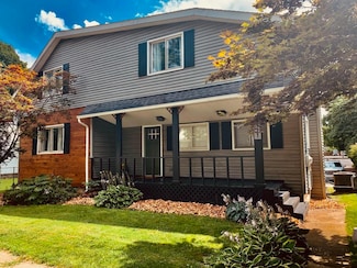 111 W 4th St, Buchanan, MI 49107
