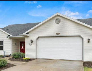 707 Hope Dr, Fremont, IN 46737