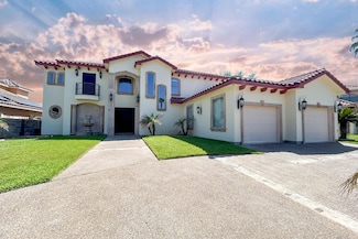 421 Emerald Lake Dr, Laredo, TX 78041