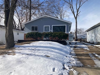 10453 Count Dr, Saint Louis, MO 63136