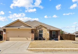 2200 Torch Lake Dr, Forney, TX 75126