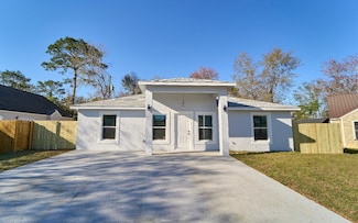 1085 SW Fairfax Glen, Lake City, FL 32025