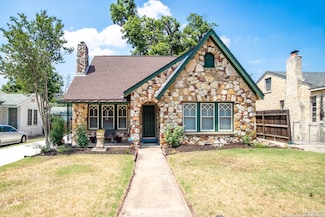 243 North Dr, San Antonio, TX 78201