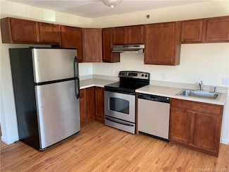 7 New St Unit 300, Danbury, CT 06810