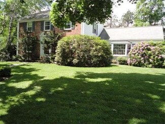 15 Kinnicutt Rd, Worcester, MA 01602