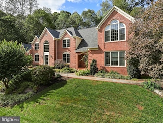 5826 Hannora Ln, Fairfax Station, VA 22039