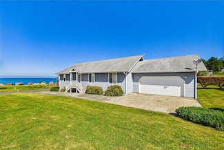 134 Sea View Rd, Whitethorn, CA 95589