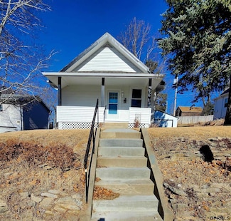 5208 William St, Omaha, NE 68106