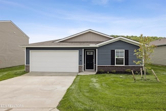 165 S Blissful Meadows Dr, Harriman, TN 37748