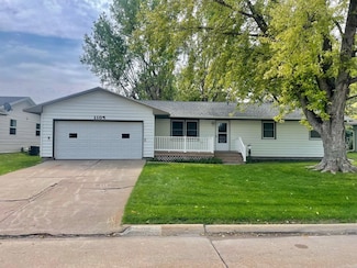 1105 19th St, Gothenburg, NE 69138