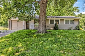 6000 N Tracy Ave, Kansas City, MO 64118