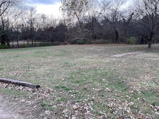 1319 N Wolfe Ln, Ada, OK 74820