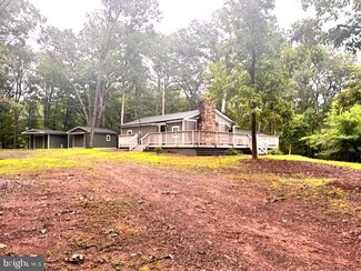 220 Retreat Ln, Winchester, VA 22603