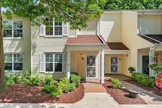 307 Gazebo Ct, New Windsor, NY 12553