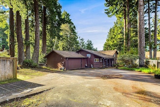 5200 Blackberry Ln, Eureka, CA 95503