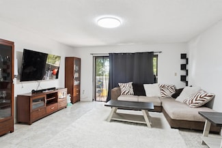 1891 N 61st Ave Unit B206, Hollywood, FL 33024