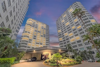 905 Brickell Bay Dr Unit 1823, Miami, FL 33131