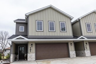 101 Stonebrook Ct, Clear Lake, IA 50428