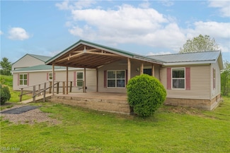 5240 Chalon Rd SW Unit 2, Carrollton, OH 44615