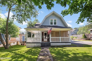 176 Carbondale Rd, Waymart, PA 18472