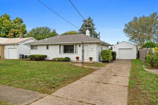 2030 Robin Dr, Erie, PA 16505