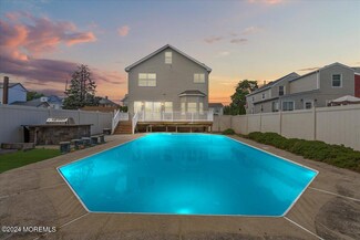 52 2nd St, Keyport, NJ 07735